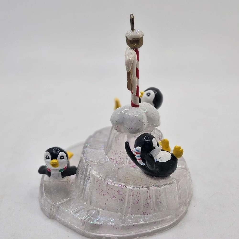 VTG 1995 NOMA North Pole Penguin Iceberg Christmas Ornament‎ Decoration